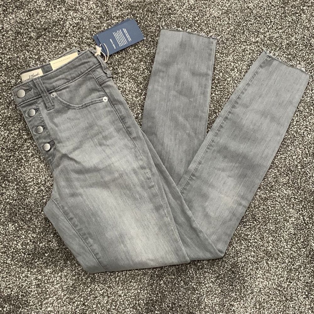 NWT Women’s Button Fly Jeans